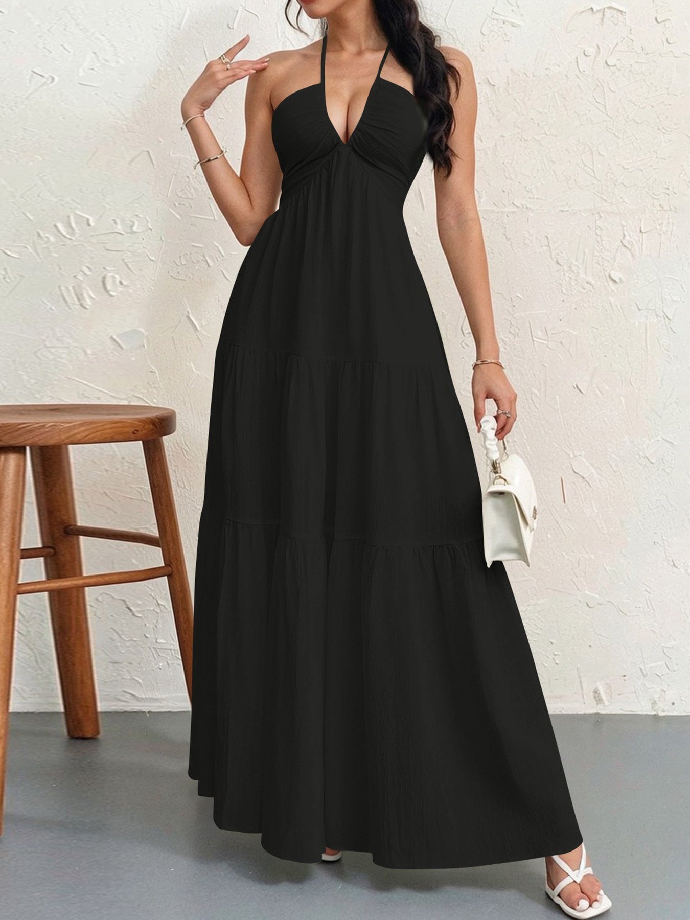 Flowy V-Neck Maxi Dress – Elegant Sleeveless Summer Dress